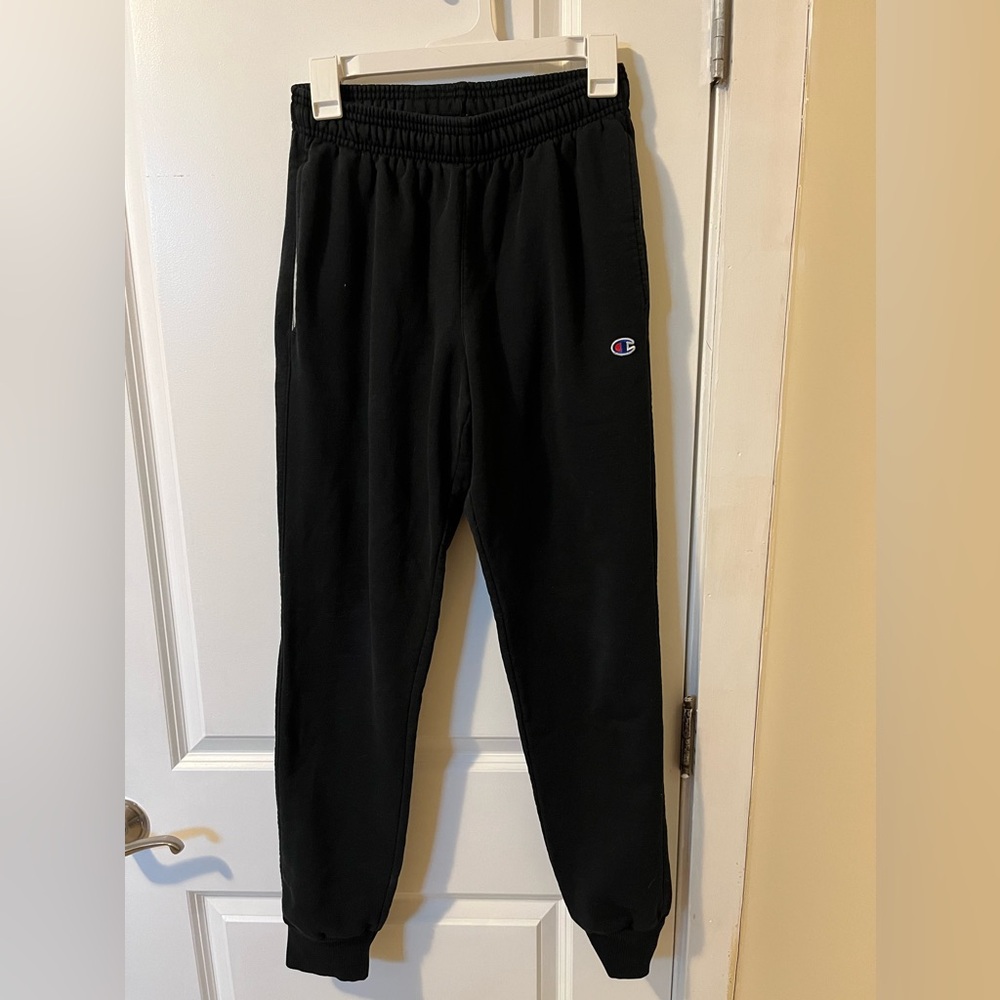 Champion Black Sweatpants with Logo, Pockets, and adjustable waist.